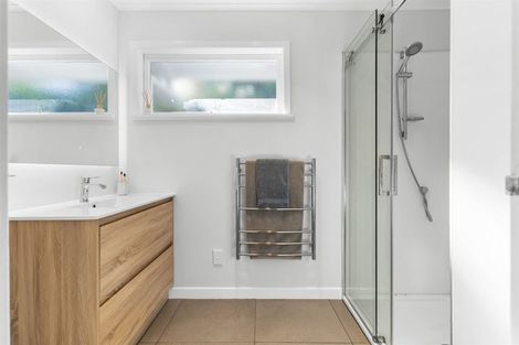 Photo of property in 19 Mcclintock Road, Massey, Auckland, 0614