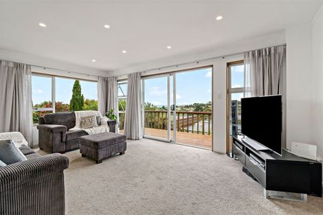 Photo of property in 2/4 Helvetia Drive, Browns Bay, Auckland, 0630