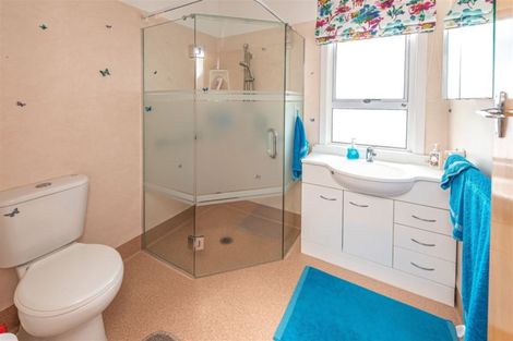 Photo of property in 33 Moore Avenue, Tawhero, Whanganui, 4501