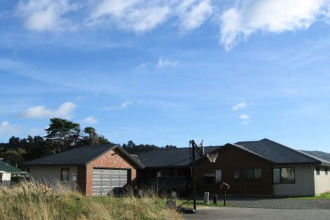 Photo of property in 8 Montgomery Street, Stokes Valley, Lower Hutt, 5019