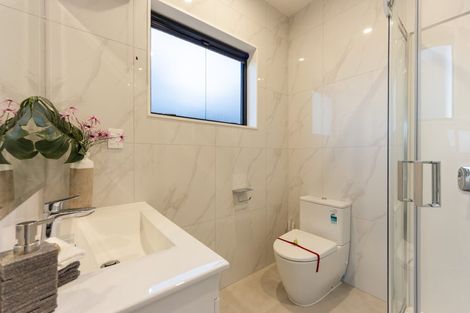 Photo of property in 39 Davey Crescent, Orewa, 0931