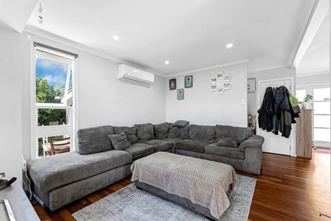 Photo of property in 5 Dulcie Place, Red Hill, Papakura, 2110