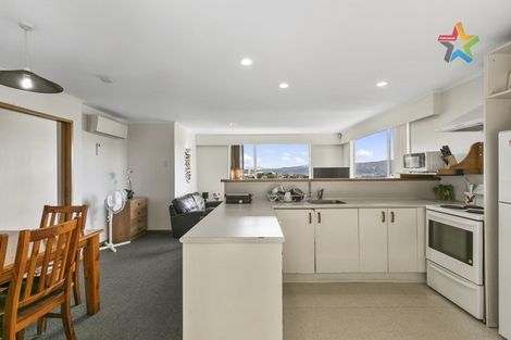 Photo of property in 89 Miromiro Road, Normandale, Lower Hutt, 5010