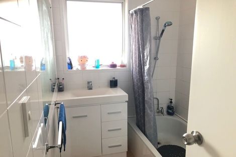 Photo of property in 423 Bucklands Beach Road, Bucklands Beach, Auckland, 2012