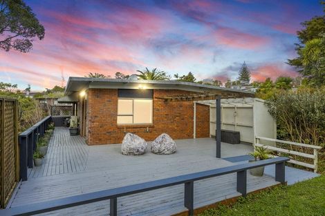 Photo of property in 2/12 Surville Place, Mairangi Bay, Auckland, 0630