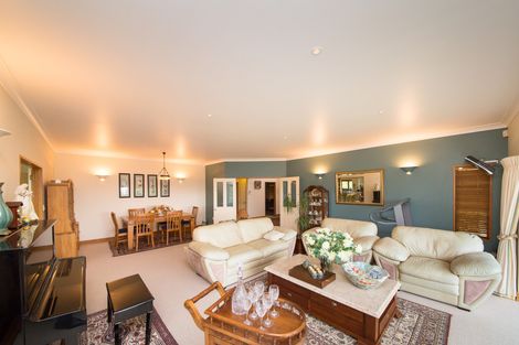 Photo of property in 55 The Strand, Fitzherbert, Palmerston North, 4410