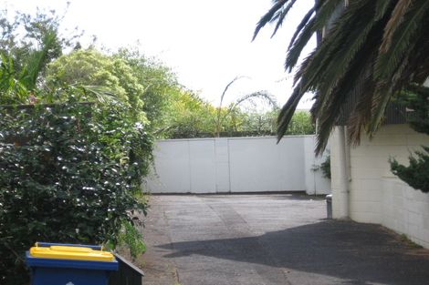 Photo of property in 2/1 Rahopara Street, Castor Bay, Auckland, 0620