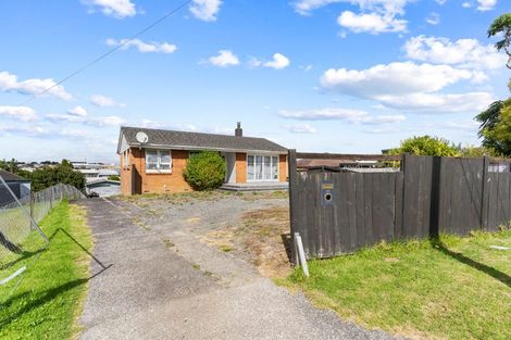 Photo of property in 69 Arimu Road, Papakura, 2110
