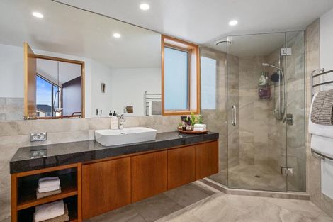 Photo of property in 2/114 Aberdeen Road, Campbells Bay, Auckland, 0620