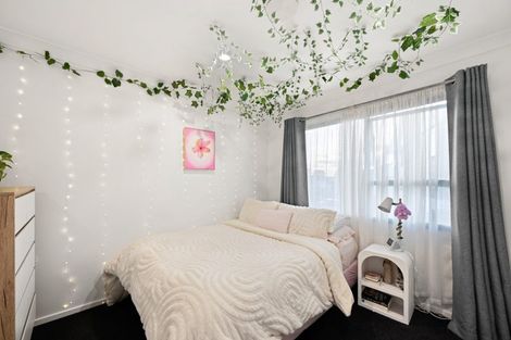 Photo of property in 22 Gilbass Avenue, Hamilton Lake, Hamilton, 3204