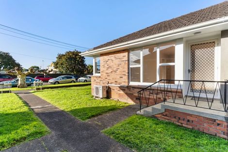 Photo of property in 1/2 Bowling Avenue, Epsom, Auckland, 1023