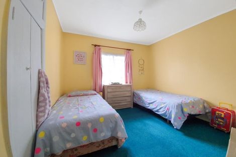 Photo of property in 16 Oxford Street, Fairfield, Hamilton, 3214