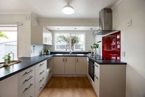 Photo of property in 6 Kentucky Crescent, Nawton, Hamilton, 3200