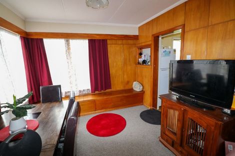 Photo of property in 1 Albert Street, Dannevirke, 4930