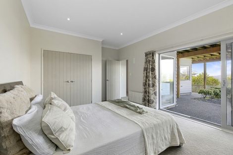 Photo of property in 34 Arahiwi Grove, Tirohanga, Lower Hutt, 5010