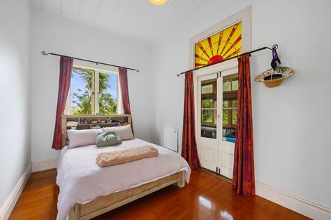 Photo of property in 10 Limmer Place, Browns Bay, Auckland, 0632