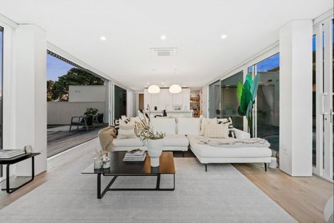 Photo of property in 16 Ida Way, Omaha, 0986