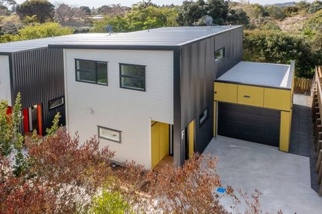 Photo of property in 77 Amohia Street, Paraparaumu, 5032