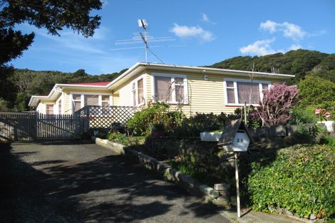 Photo of property in 28 Bull Avenue, Wainuiomata, Lower Hutt, 5014