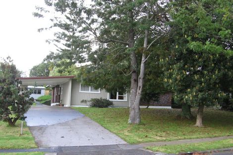 Photo of property in 9 Booralee Avenue, Botany Downs, Auckland, 2010