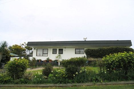 Photo of property in 18 Rangikapiti Road, Coopers Beach, 0420