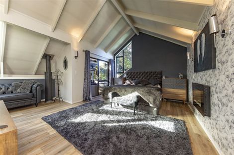 Photo of property in 422 Scenic Drive, Waiatarua, Auckland, 0612