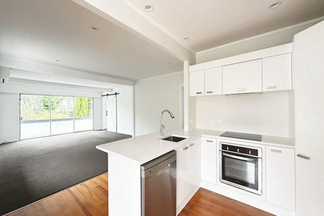 Photo of property in 1/17 Lyons Avenue, Murrays Bay, Auckland, 0630