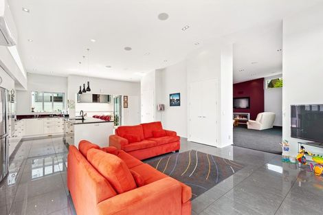 Photo of property in 8 Kerema Way, Schnapper Rock, Auckland, 0632