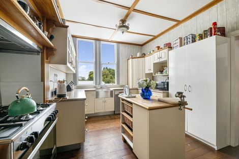 Photo of property in 18 Mills Street, Eltham, 4322