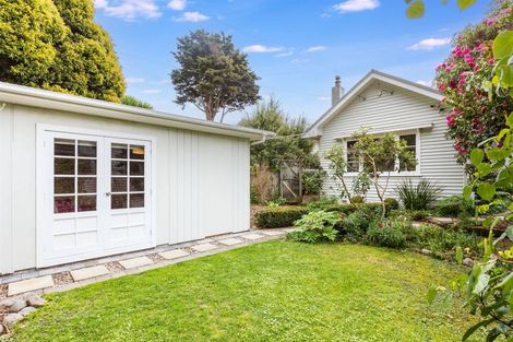 Photo of property in 9 Tawa Street, Eastbourne, Lower Hutt, 5013