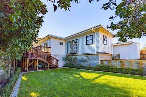 Photo of property in 27 Kent Road, Saint Johns Hill, Whanganui, 4501
