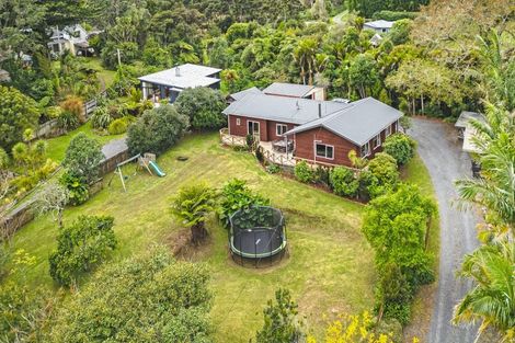 Photo of property in 40 Driving Creek Road, Coromandel, 3506