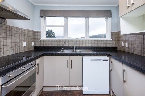 Photo of property in 27 Ngahere Street, Stokes Valley, Lower Hutt, 5019