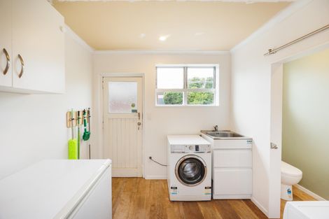 Photo of property in 10 Westhaven Grove, Takaro, Palmerston North, 4412