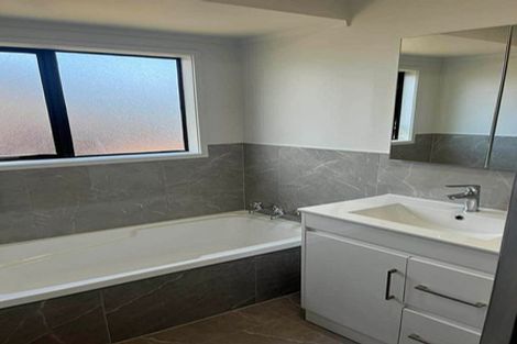 Photo of property in 2/107 Moore Street, Howick, Auckland, 2014