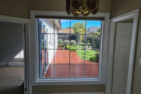 Photo of property in 11 Avonhead Road, Avonhead, Christchurch, 8042