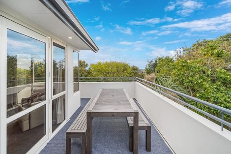 Photo of property in 6 Somerton Rise, Westmorland, Christchurch, 8025