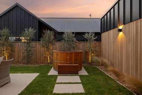 Photo of property in 69 Howden Drive, Jacks Point, 9371