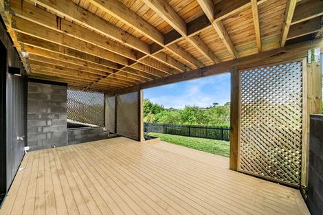 Photo of property in 18 Pukeko Road, Hobsonville, 0616