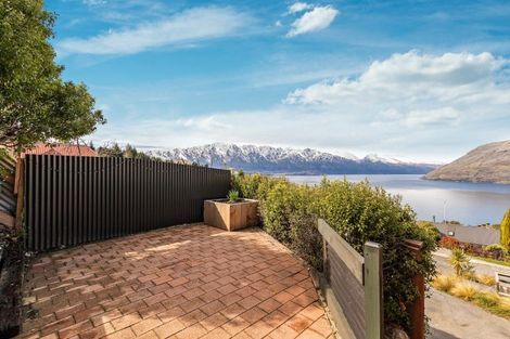 Photo of property in 60b Wynyard Crescent, Fernhill, Queenstown, 9300