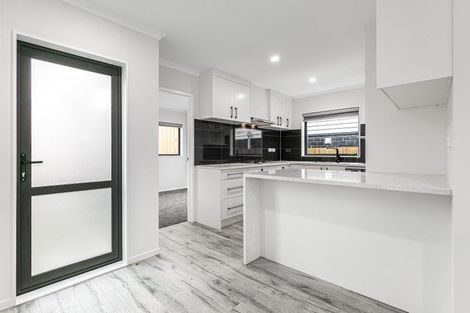 Photo of property in 84 Godley Road, Green Bay, Auckland, 0604