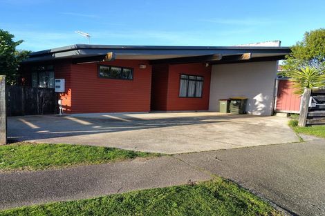Photo of property in 51 Minaret Drive, Bucklands Beach, Auckland, 2014