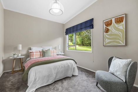 Photo of property in 100 Larsen Crescent, Tawa, Wellington, 5028