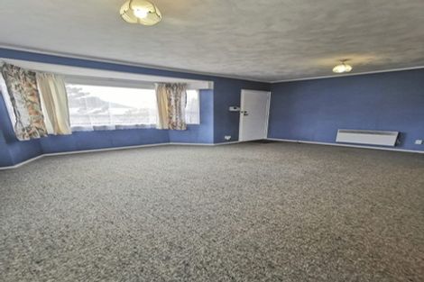 Photo of property in 1/5 Tirimoana Road, Te Atatu South, Auckland, 0602