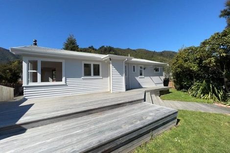 Photo of property in 76 Hampden Street, Picton, 7220