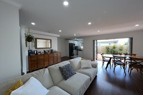 Photo of property in 153b Russell Road, Manurewa, Auckland, 2102