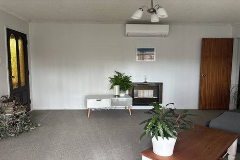Photo of property in 2 Mcarthur Street, Terrace End, Palmerston North, 4410