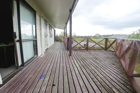 Photo of property in 1/23 Flaunty Place, West Harbour, Auckland, 0618