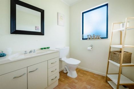 Photo of property in 13 Trig Hill Terrace, Waikanae Beach, Waikanae, 5036