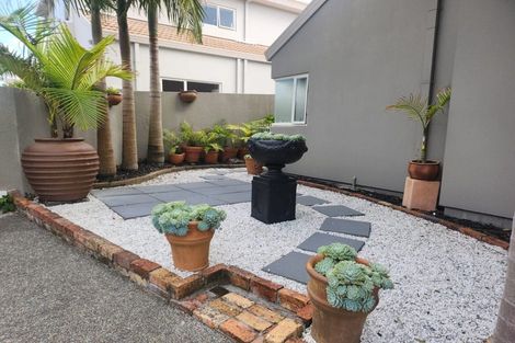 Photo of property in 4/24 Eversleigh Road, Belmont, Auckland, 0622